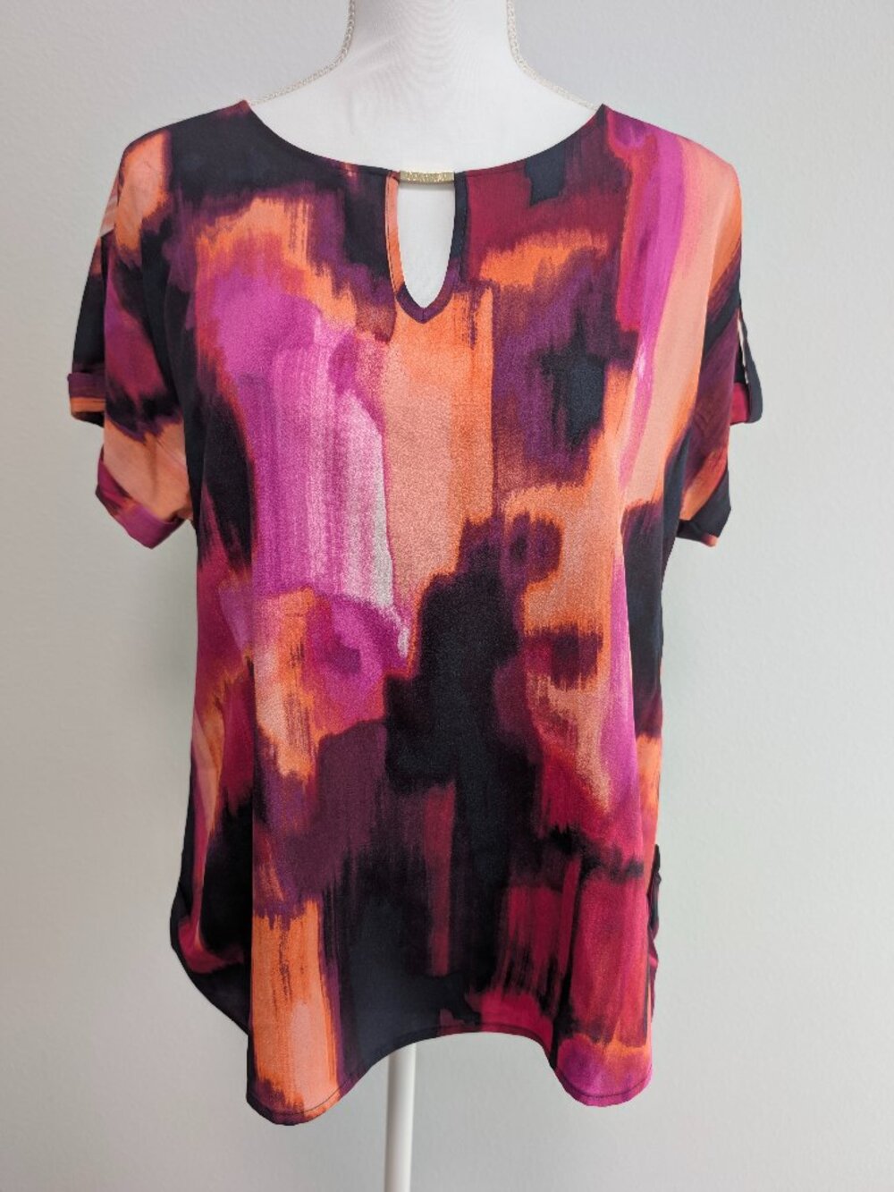NWT Calvin Klein Women's Medium Abstract Print Short Sleeve Keyhole Blouse Top